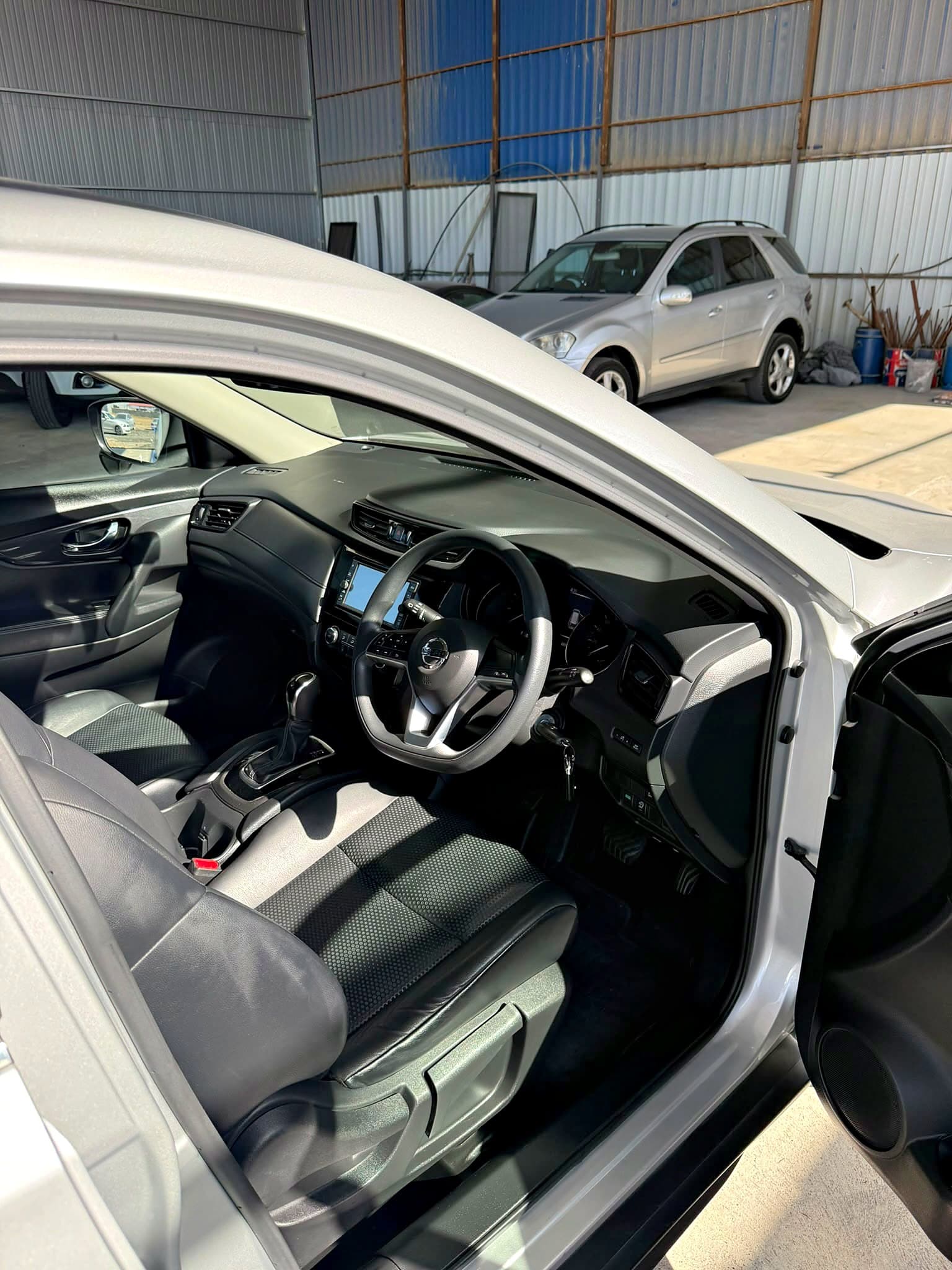 Nissan X-Trail 2.0 — 3