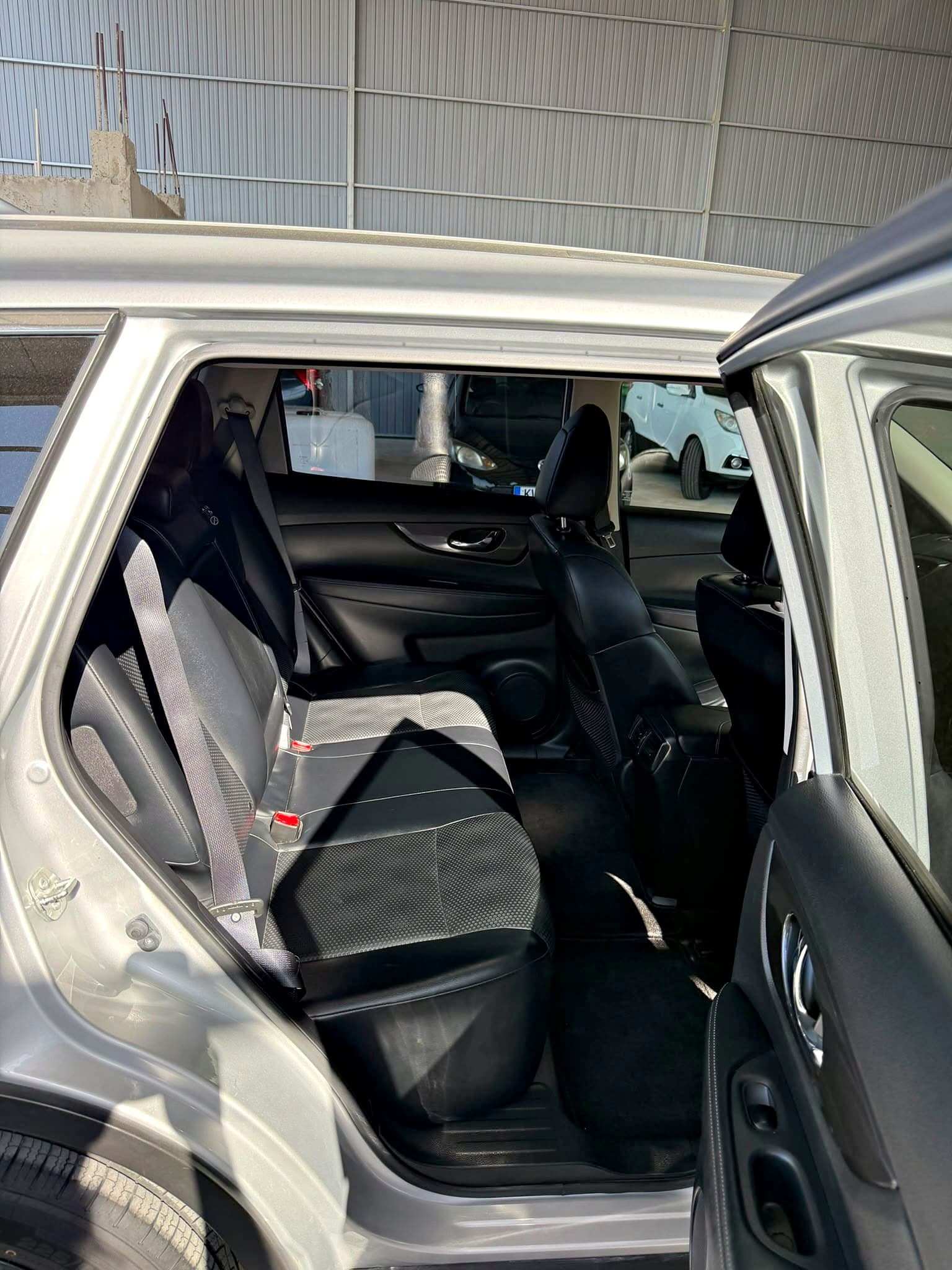 Nissan X-Trail 2.0 — 4